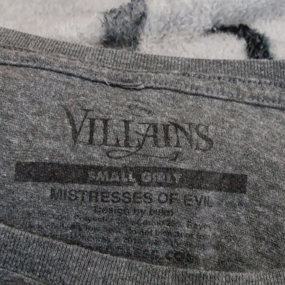 DISNEY VILLAINS CAP SLEEVE tshirt.   #5266 - Picture 6 of 6